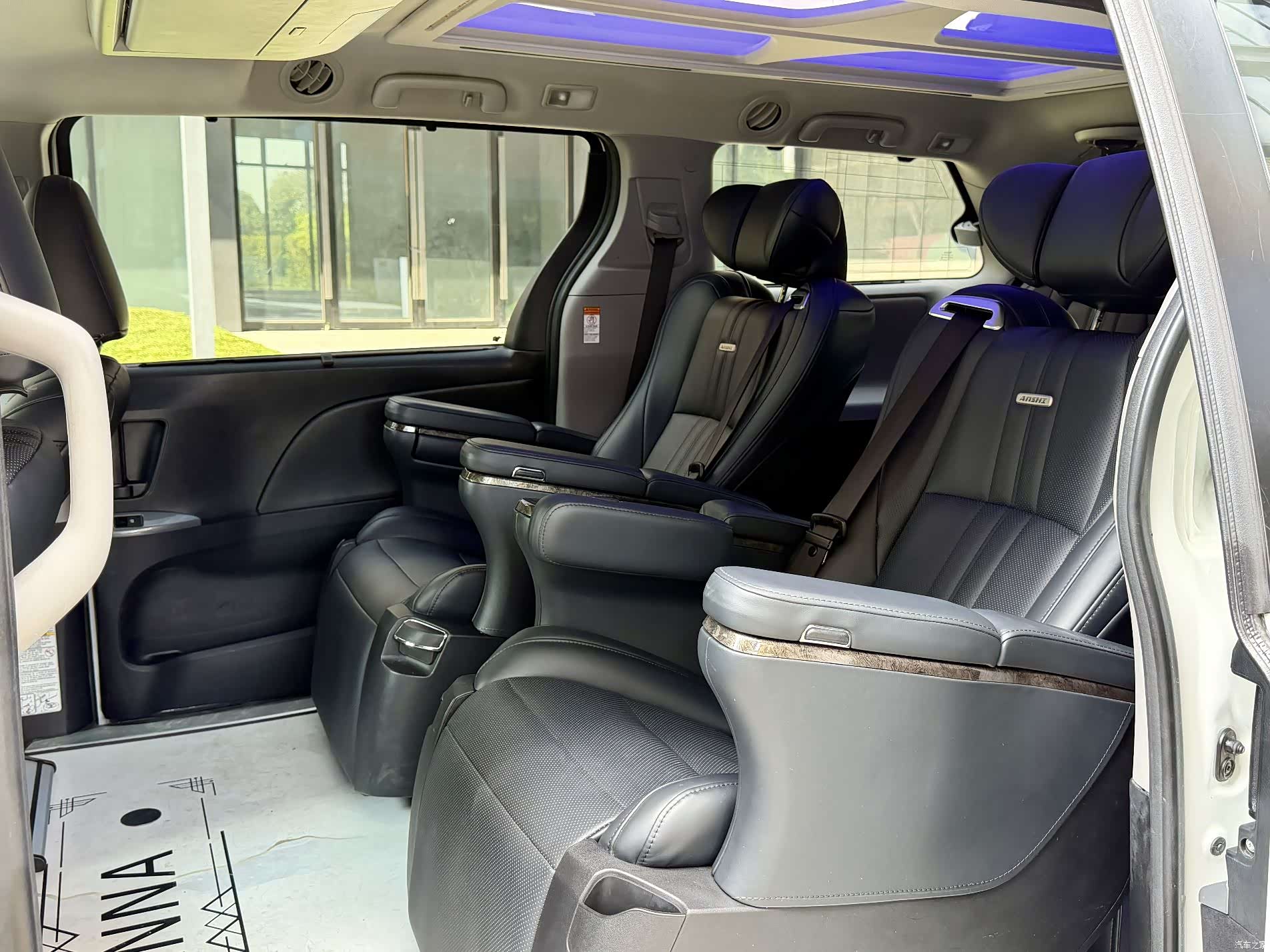 Toyota Sienna, 2017 15