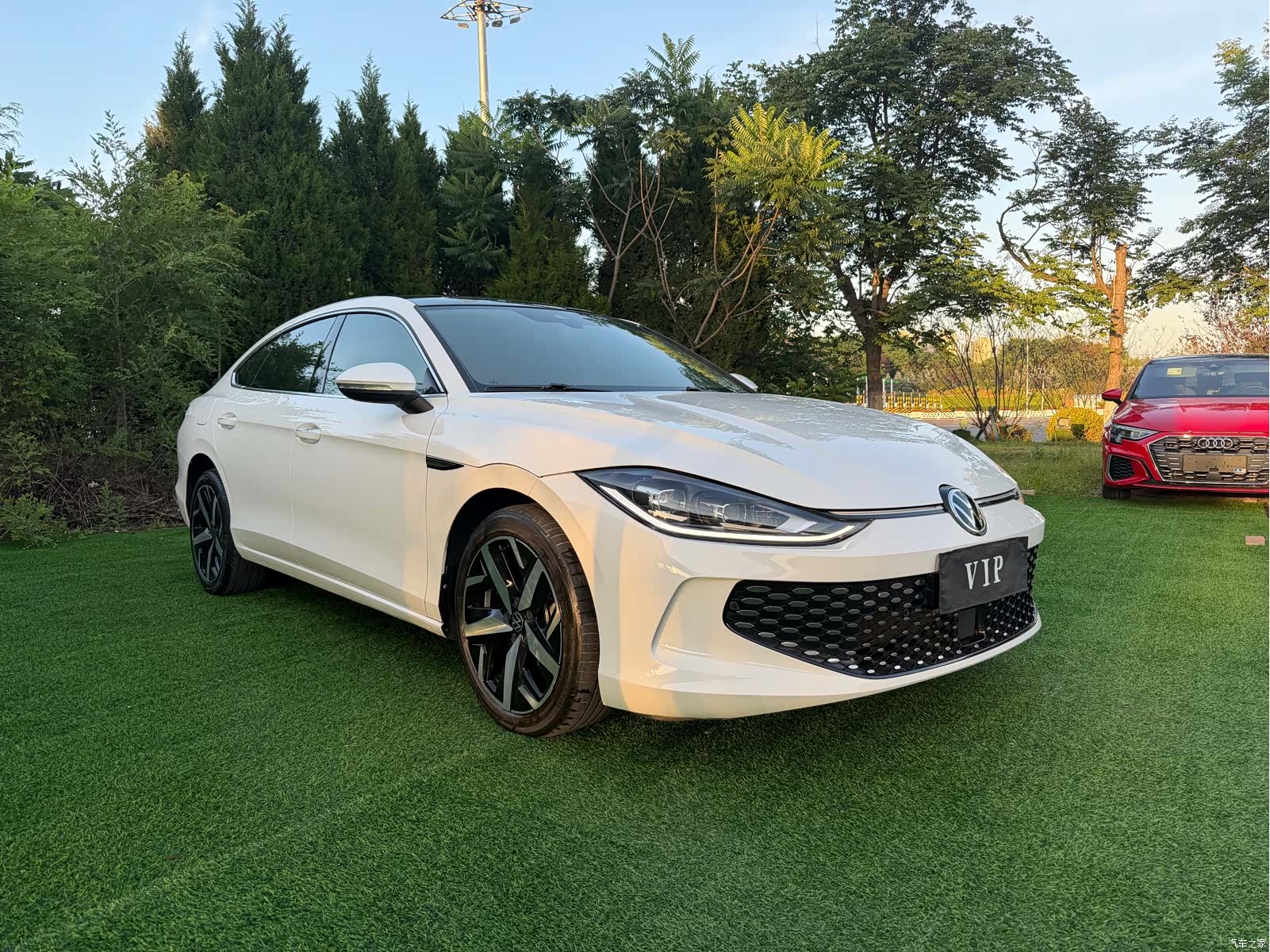 Volkswagen Lamando, 2022 3