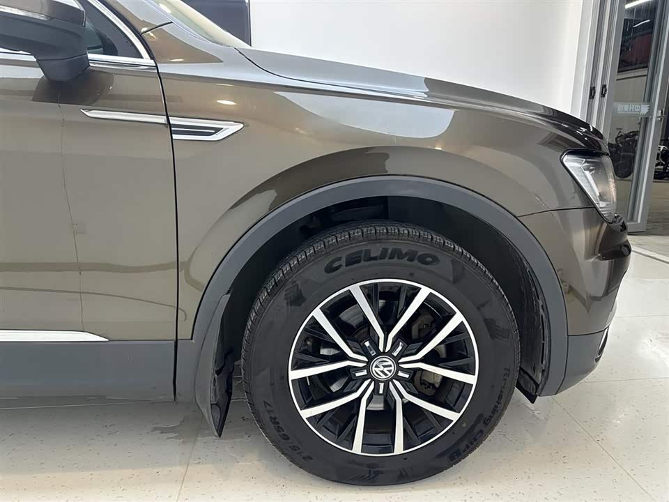 Volkswagen Tiguan L