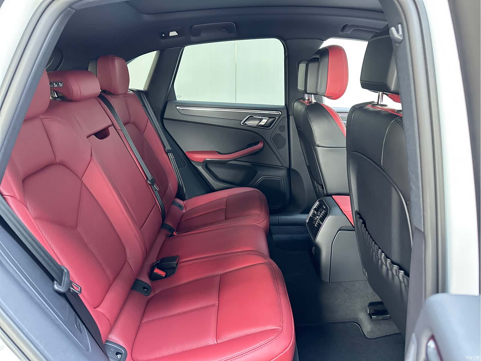 Porsche Macan, 2026 15