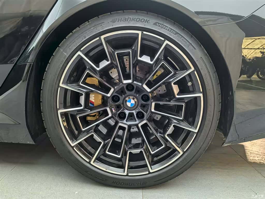 BMW M5, 2025 18