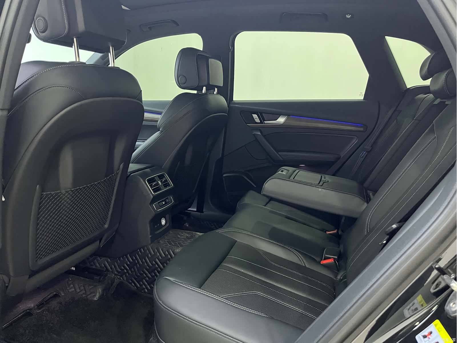 Audi Q5L, 2025 15