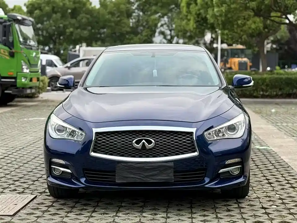 Infiniti Q50L
