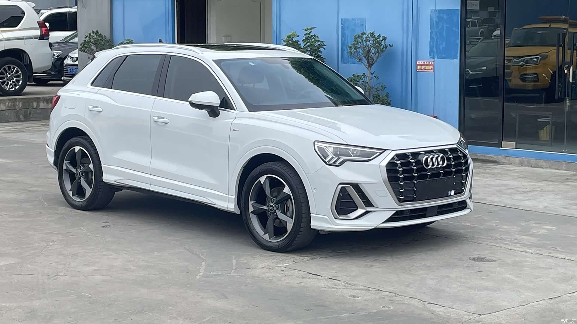 Audi Q3, 2023 3