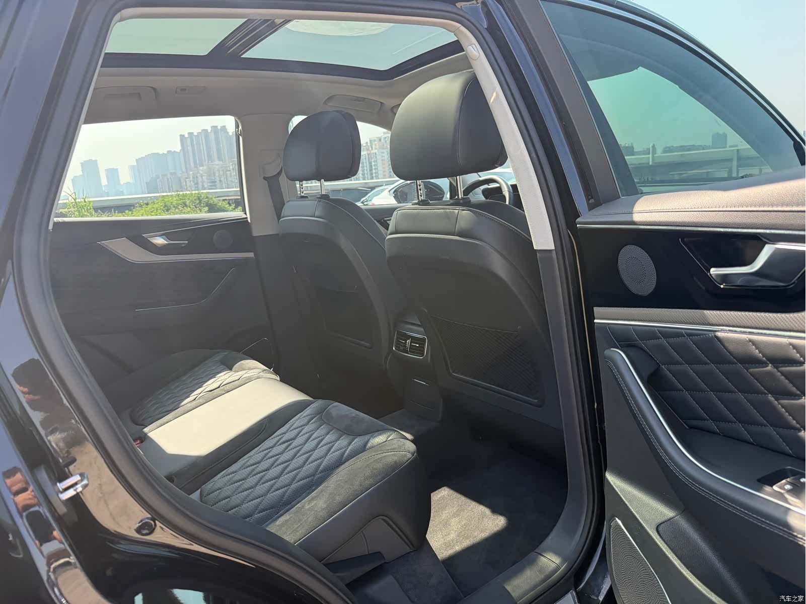 Hongqi HS5, 2021 11