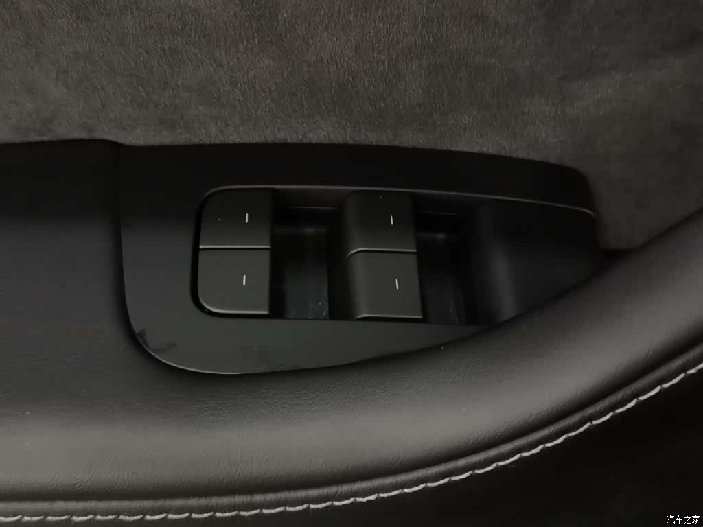 Tesla Model Y, 2023 9
