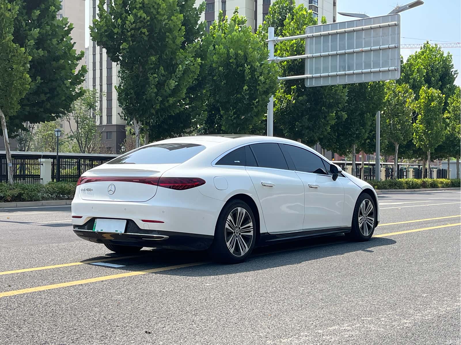 Mercedes-Benz EQS, 2022 9