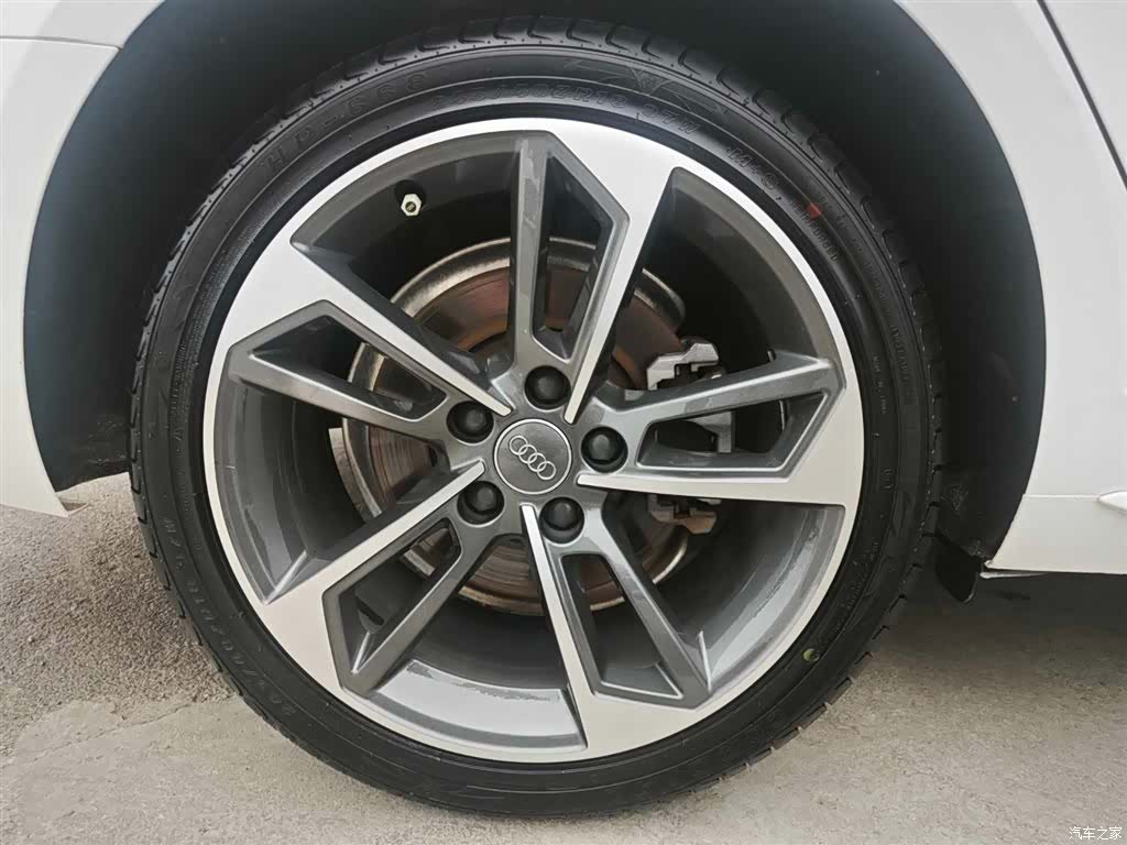 Audi A4L, 2019 13