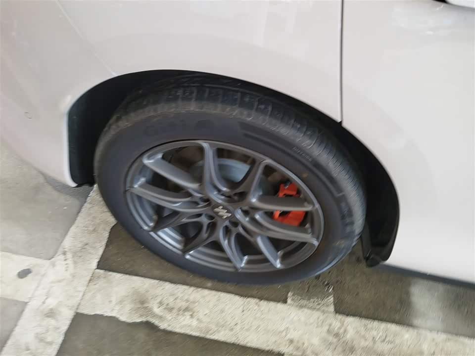 IM Motors Zhiji LS6 IM Motors Zhiji LS6