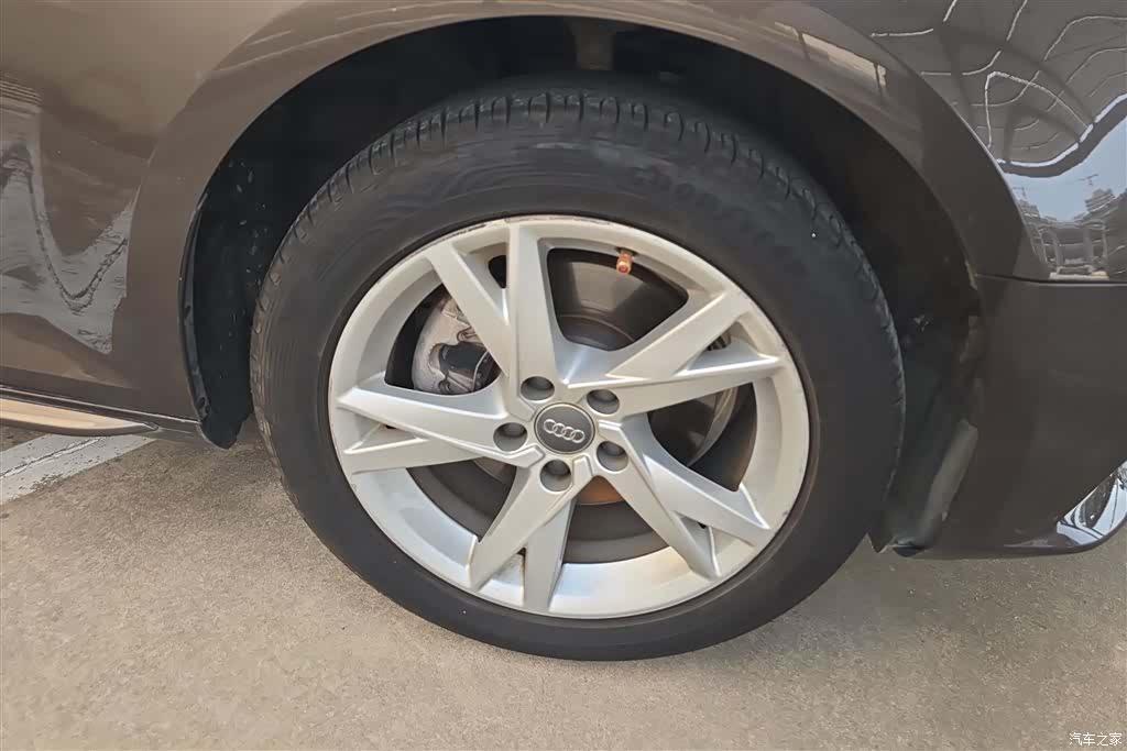 Audi A4L, 2018 6