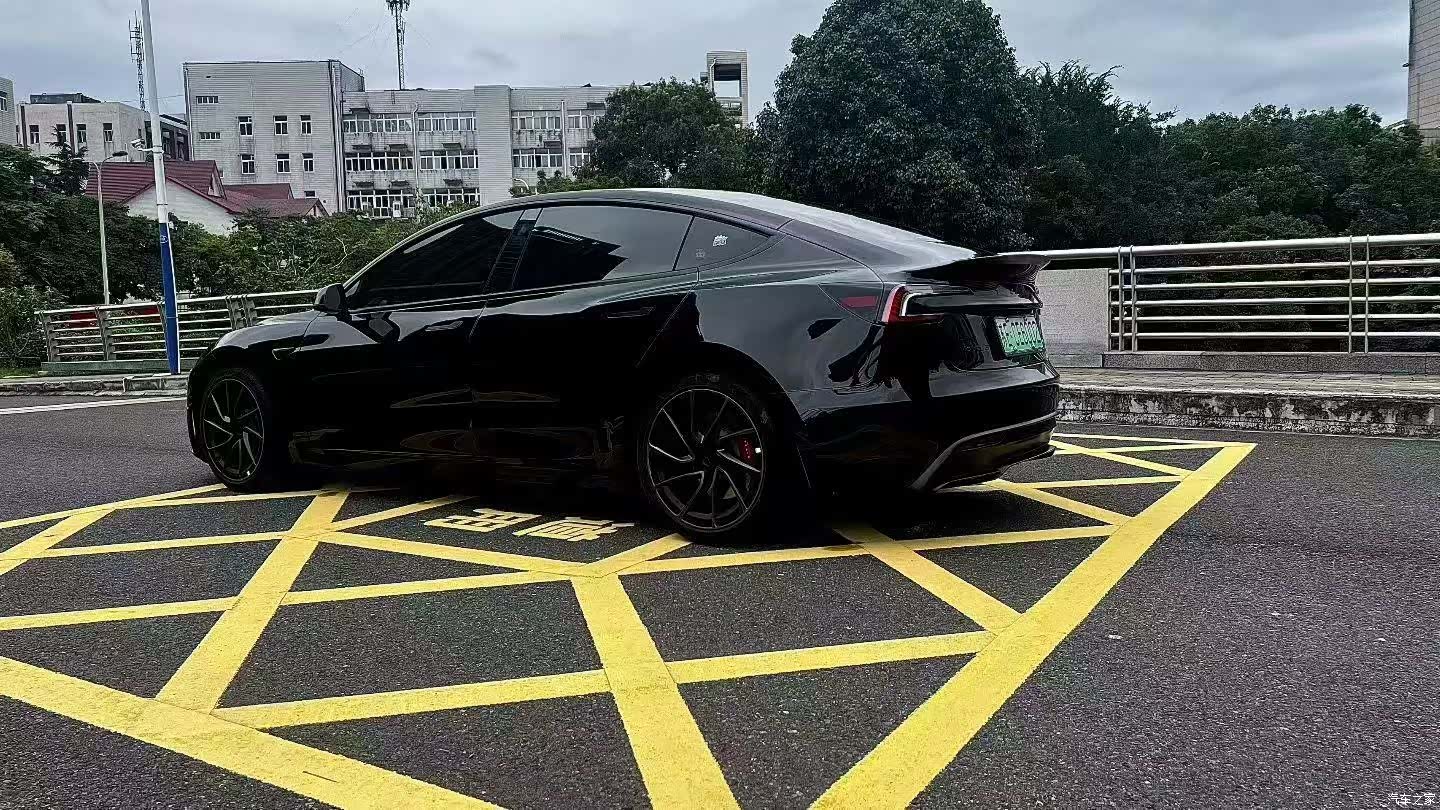 Tesla Model 3, 2026 9