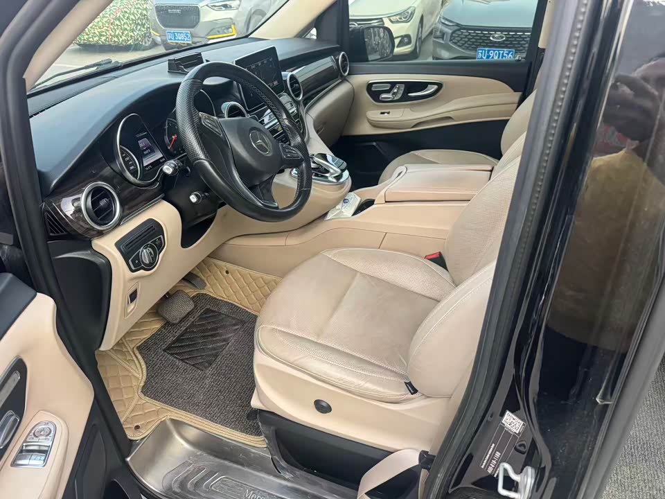 Mercedes-Benz V-class