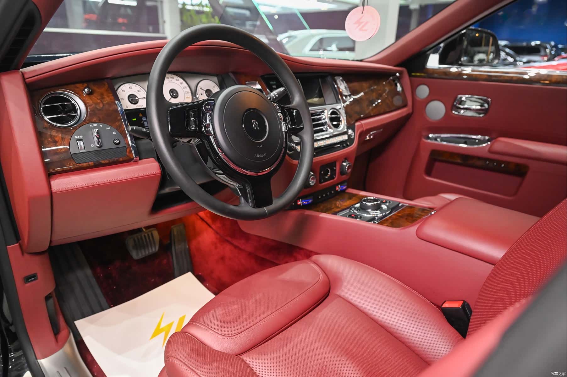 Rolls-Royce Ghost, 2016 8