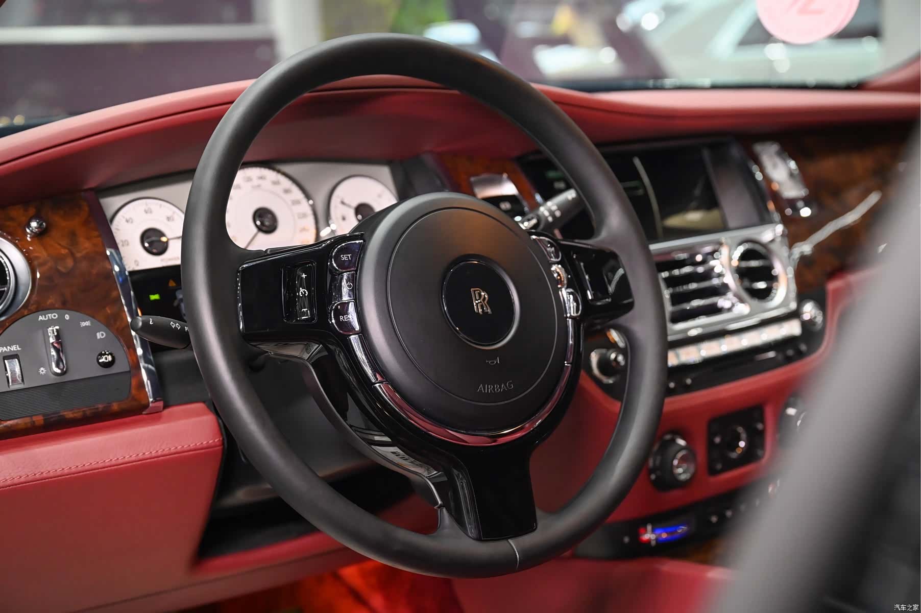Rolls-Royce Ghost, 2016 11