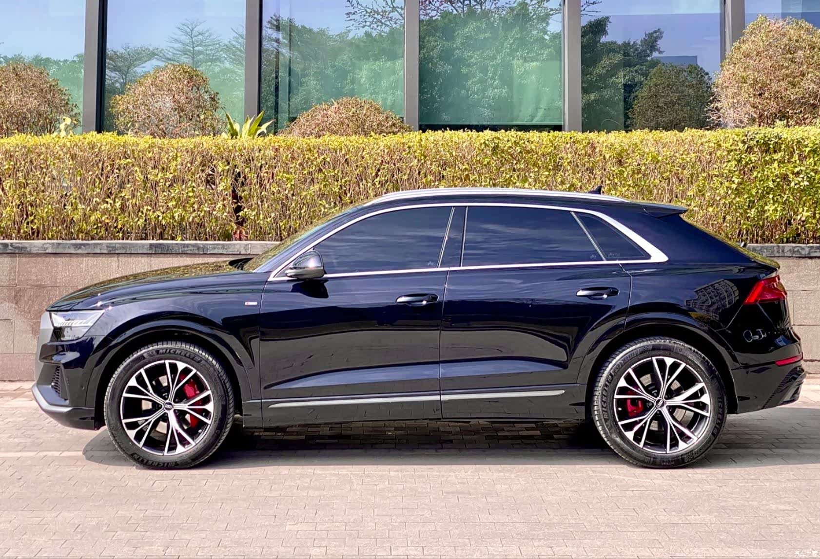Audi Q8, 2021 7