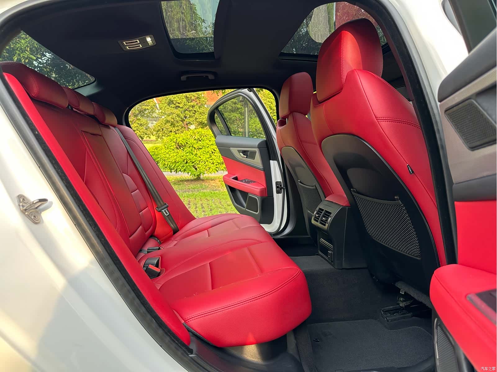 Land Rover XEL, 2022 11