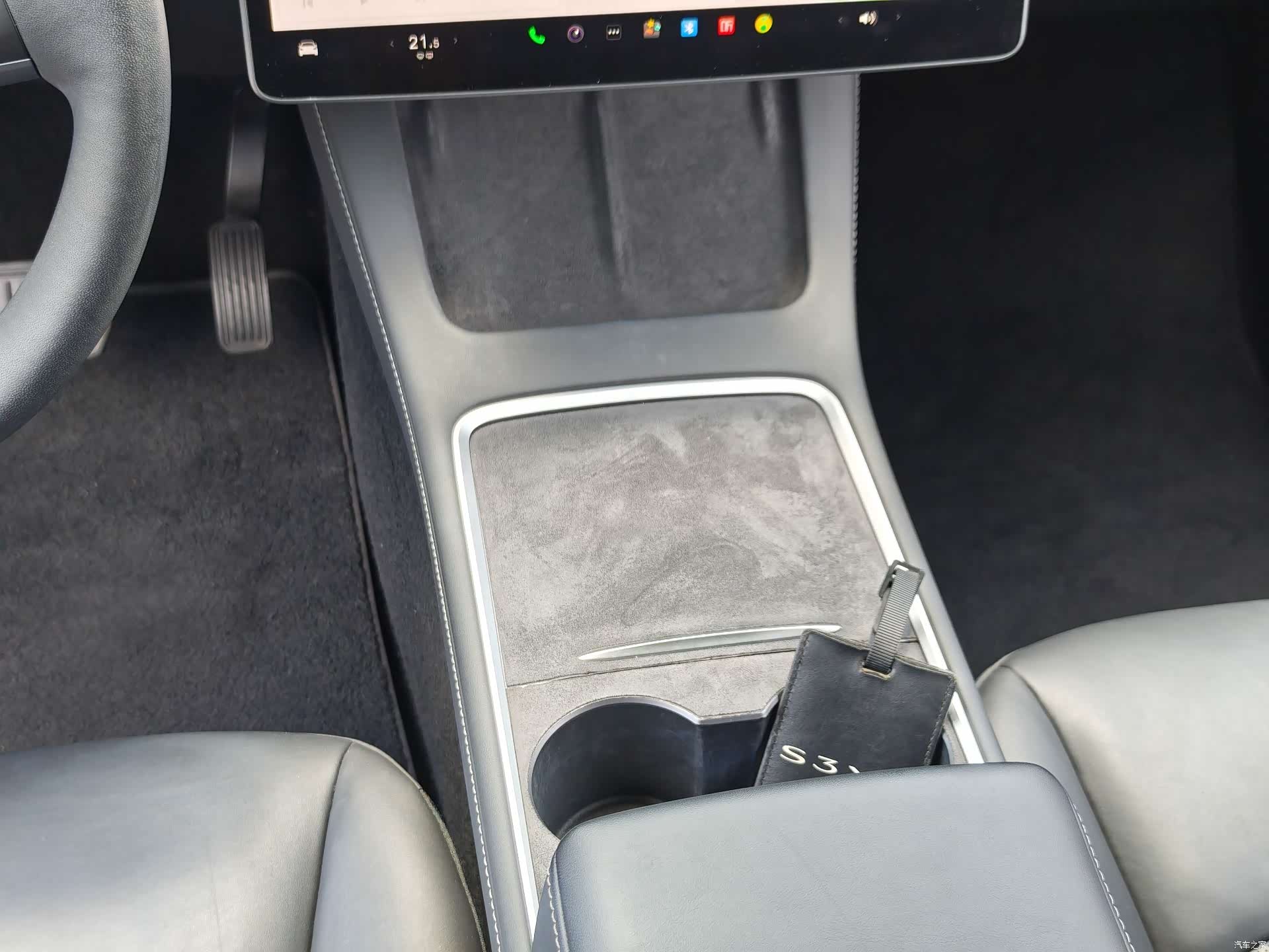 Tesla Model Y, 2023 17