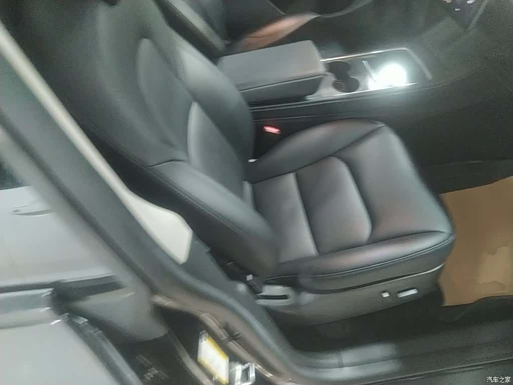 Tesla Model Y, 2022 25