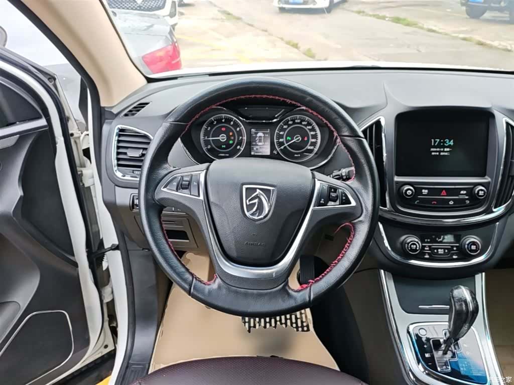 Wuling 560, 2016 11