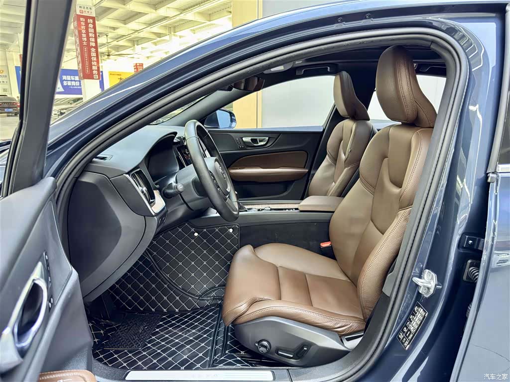 Volvo S60, 2020 все фото