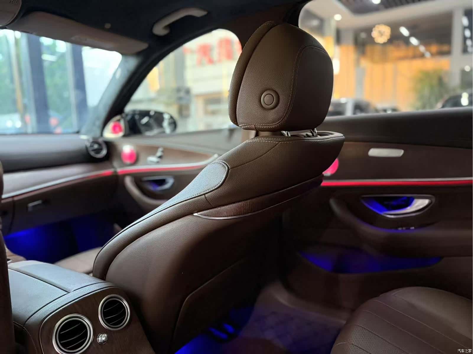 Mercedes-Benz E-Class, 2023 12