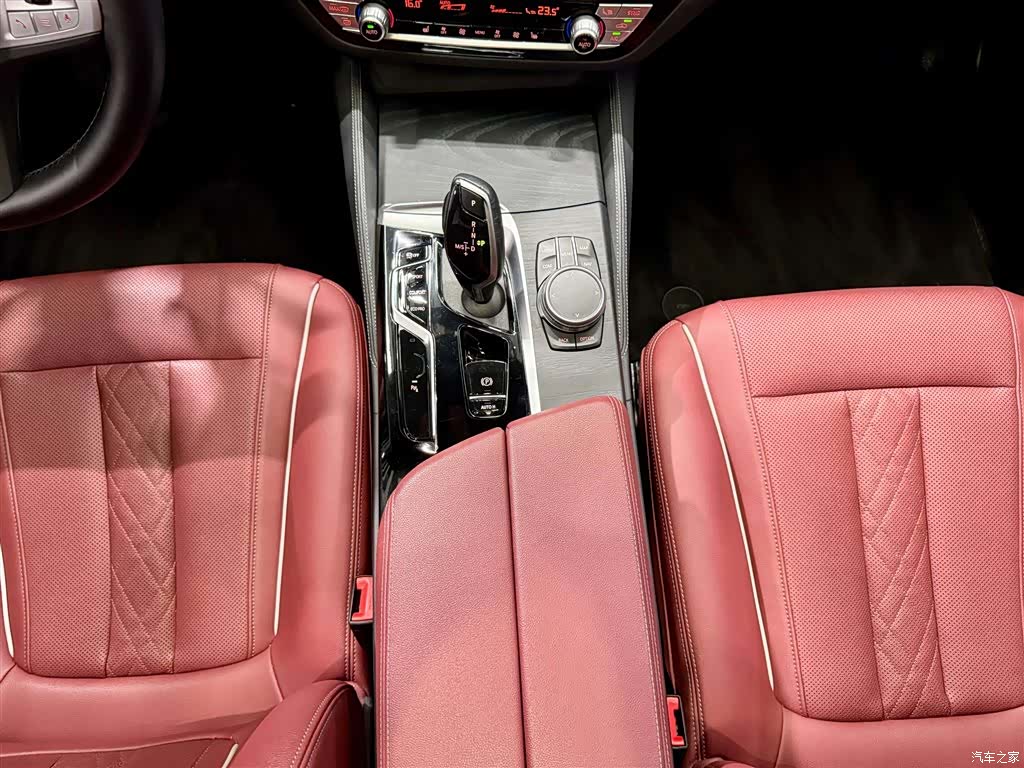 BMW 5 Series, 2023 22