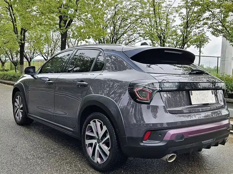 Lynk & Co 02
