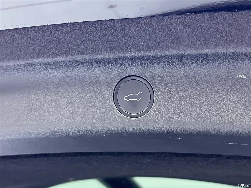 Tesla Model Y, 2022 10