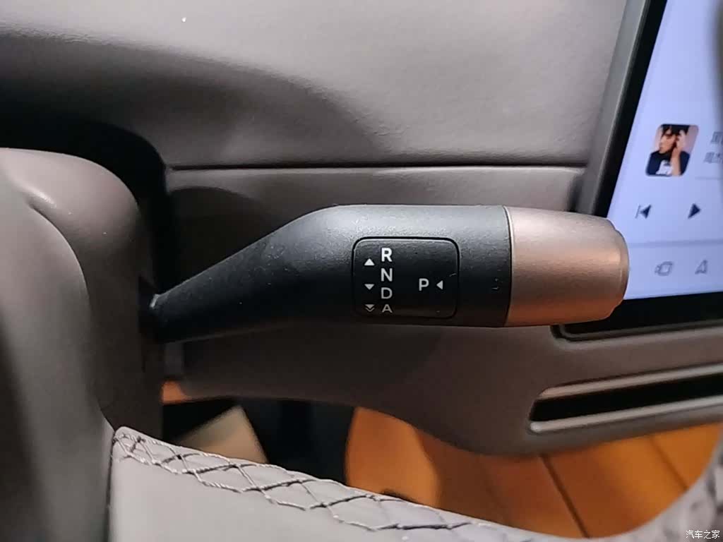 Li Auto i8, 2025 14