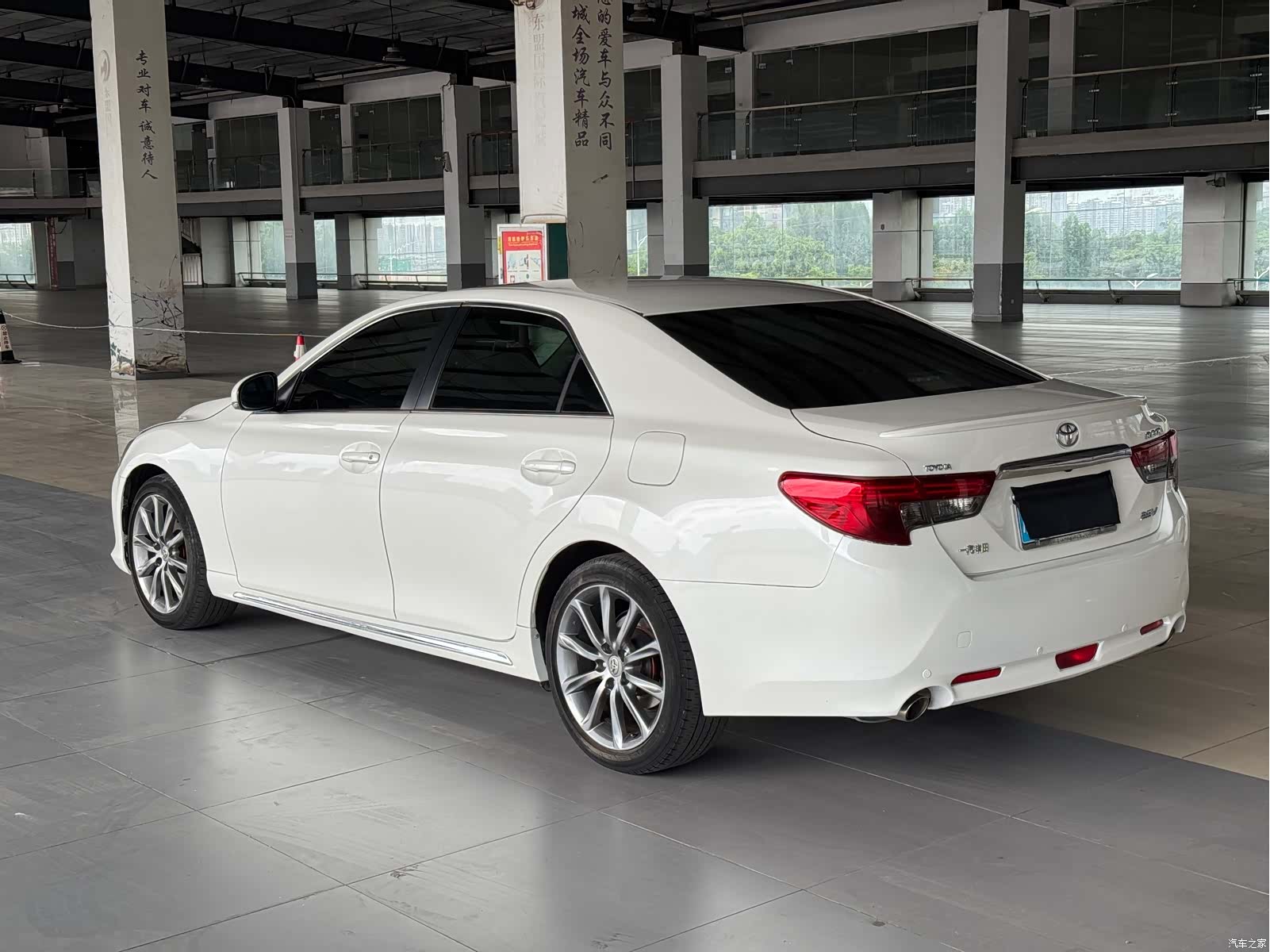 Toyota 2.5V, 2016 4