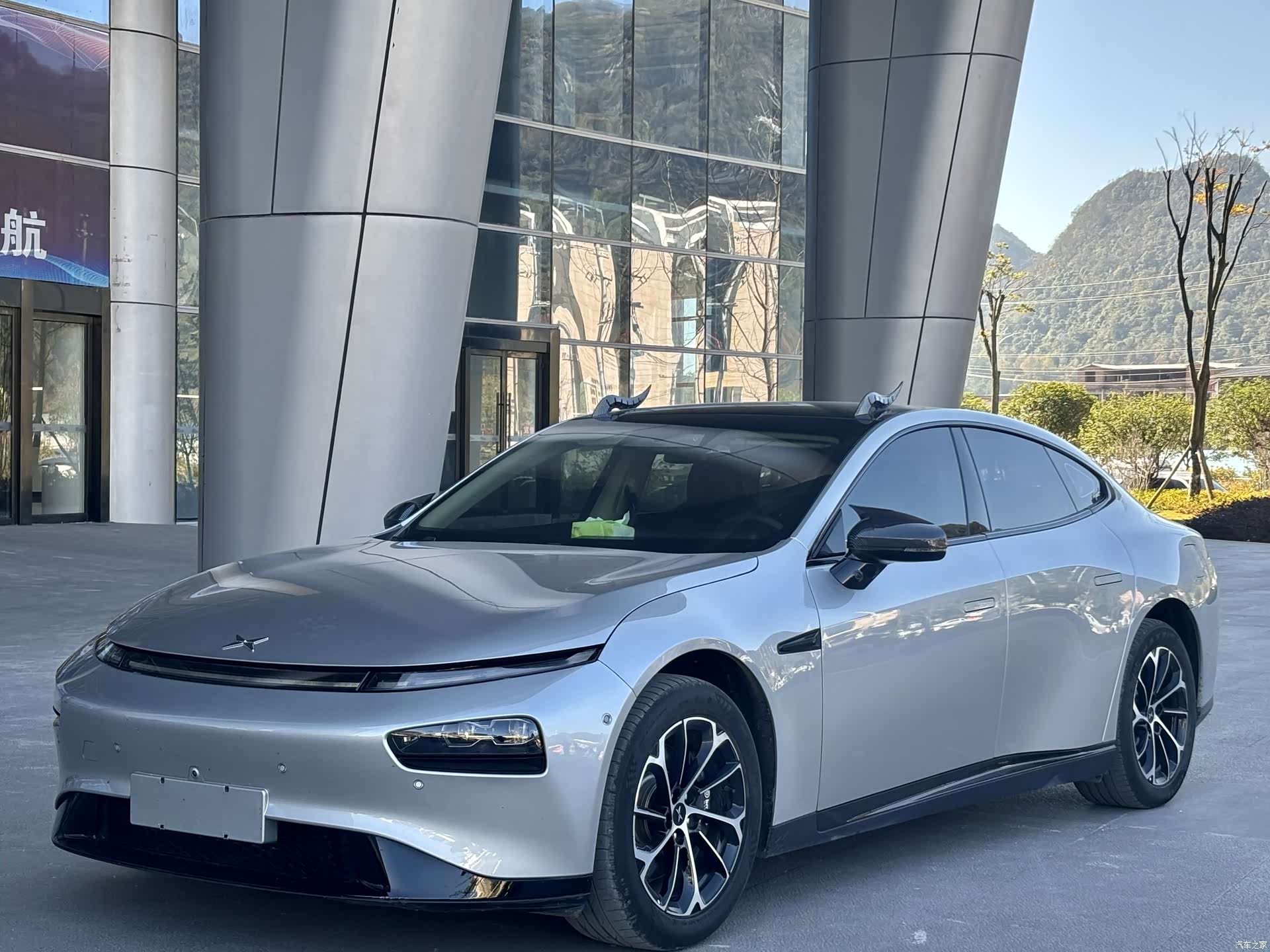 Xpeng P7, 2021 1