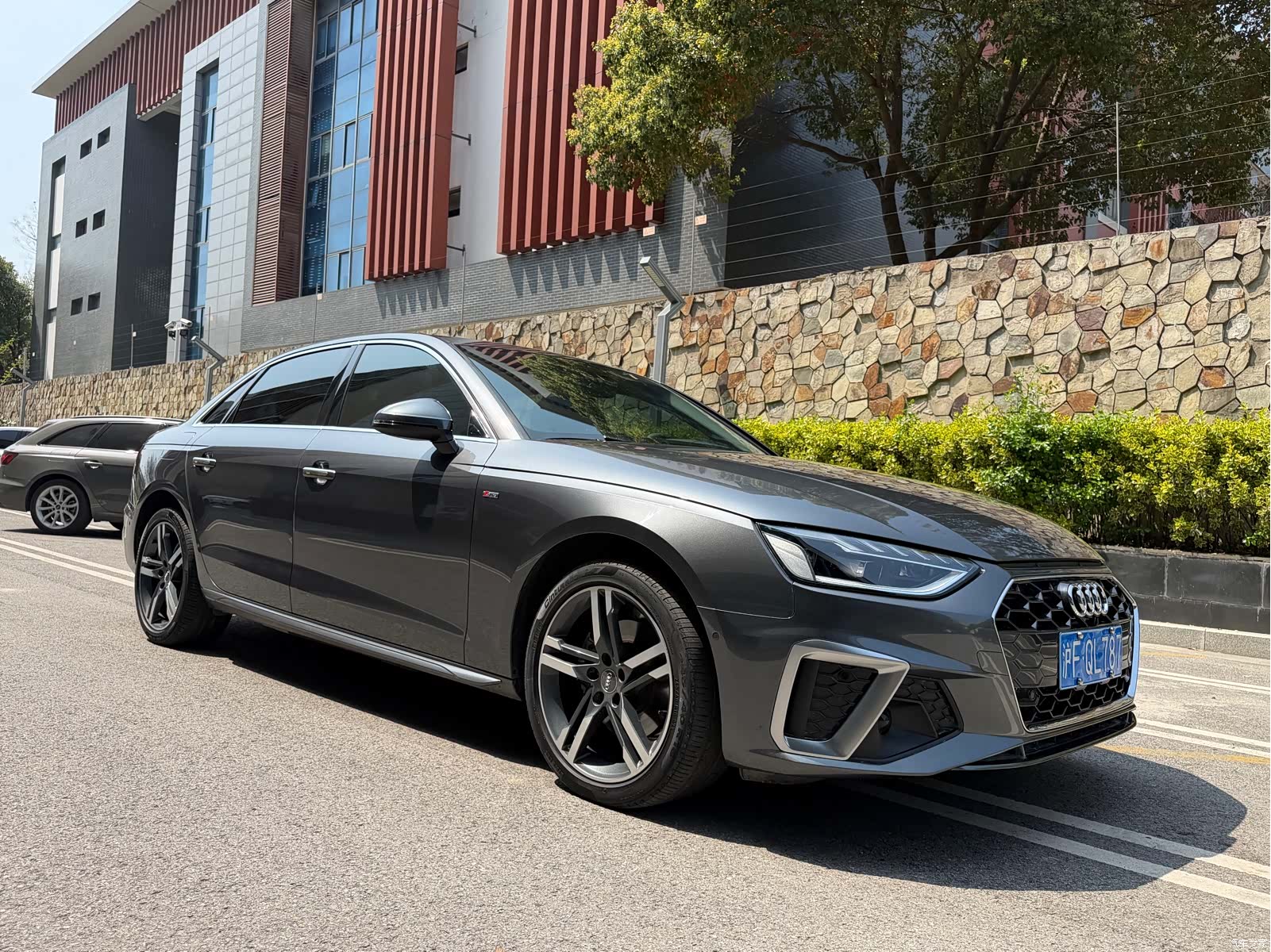 Audi A4L, 2021 3