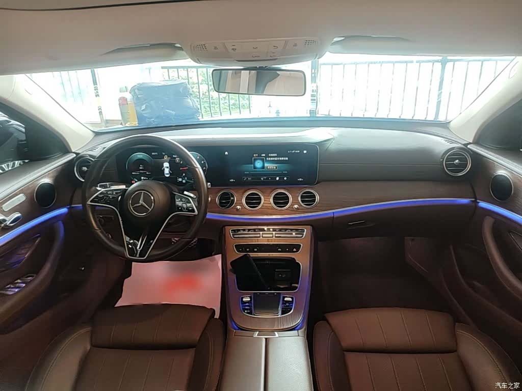 Mercedes-Benz E-Class, 2023 10