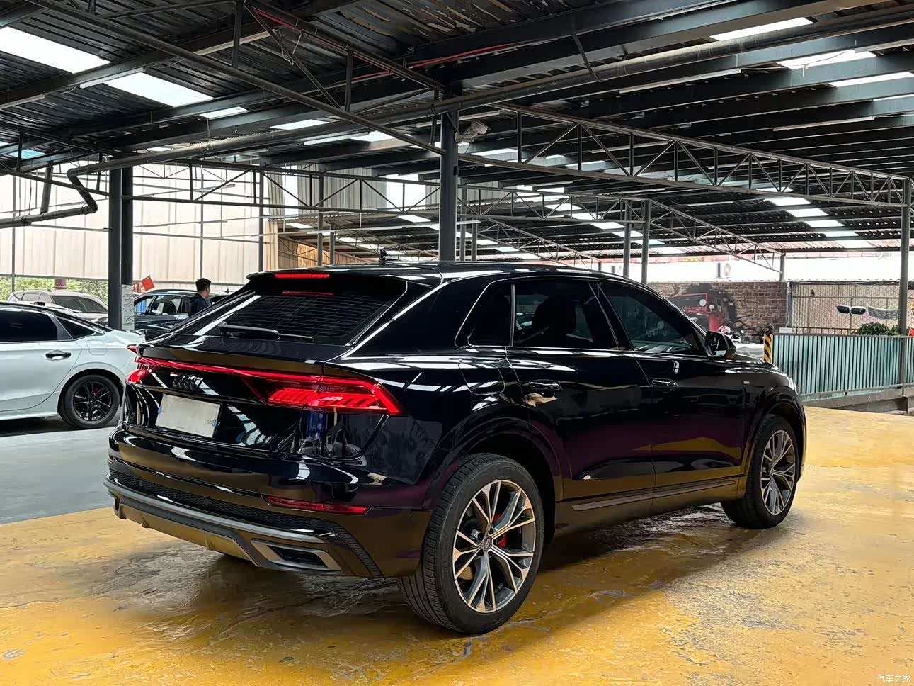 Audi Q8, 2020 6