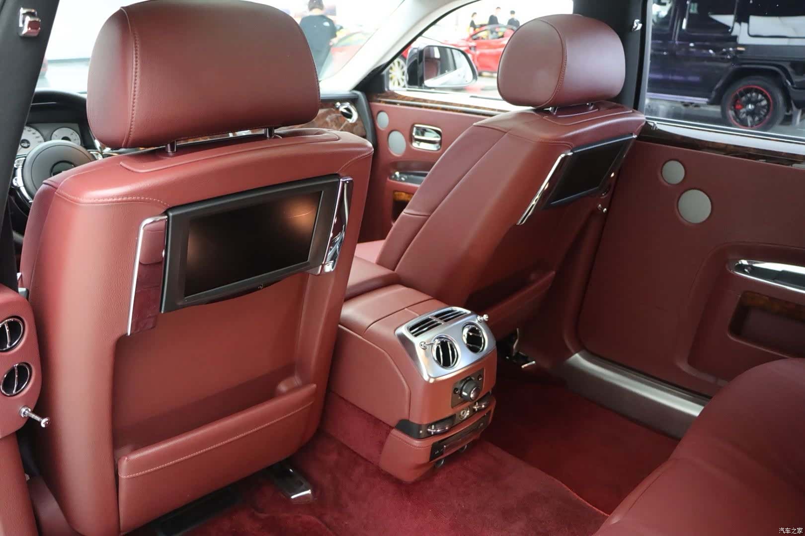 Rolls-Royce Ghost, 2014 25