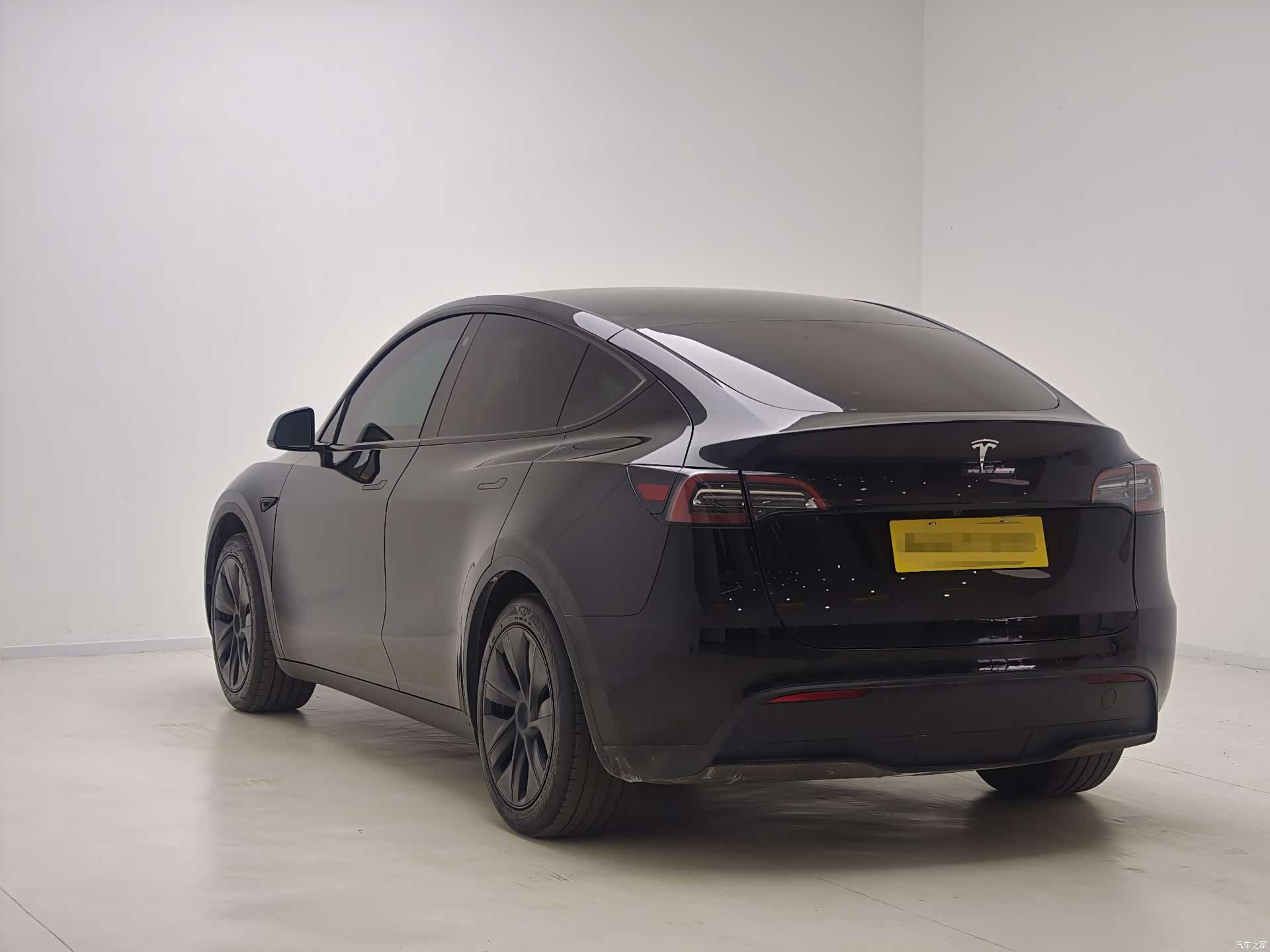 Tesla Model Y, 2023 9