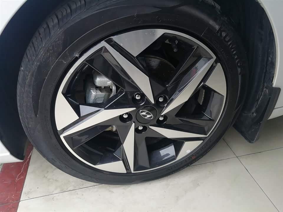 Hyundai Elantra Hyundai Elantra