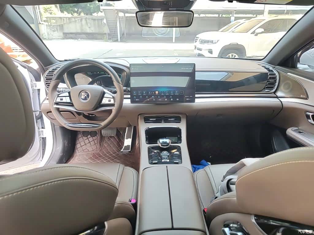 BYD Han, 2021 10