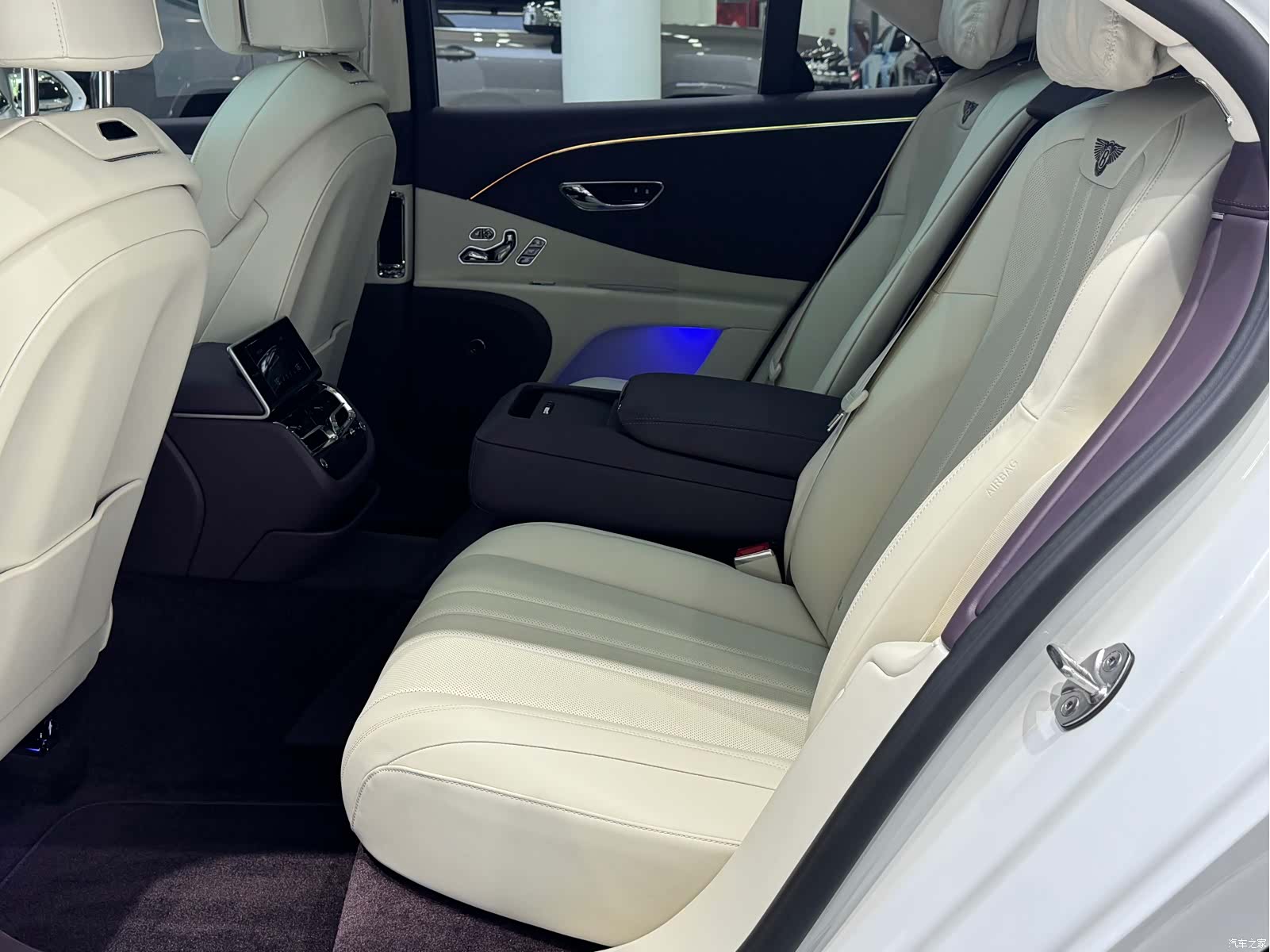 Bentley Flying Spur, 2024 17