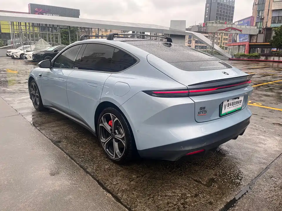 NIO ET5