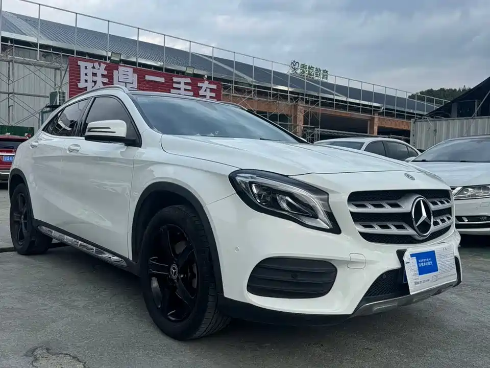 Mercedes-Benz GLA