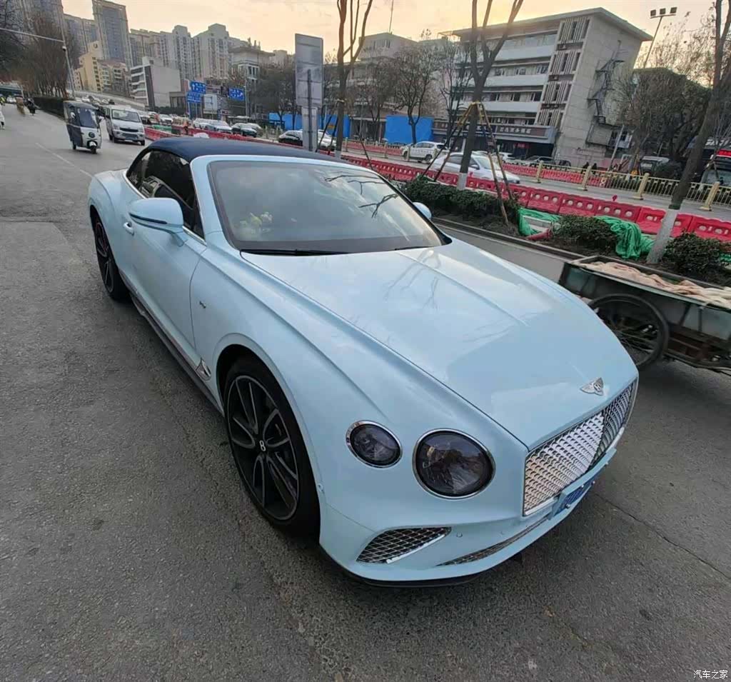 Bentley Continental GT, 2022 все фото