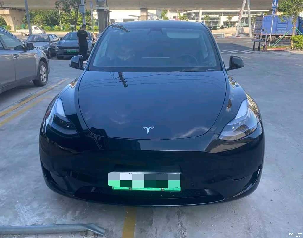 Tesla Model Y, 2023 2