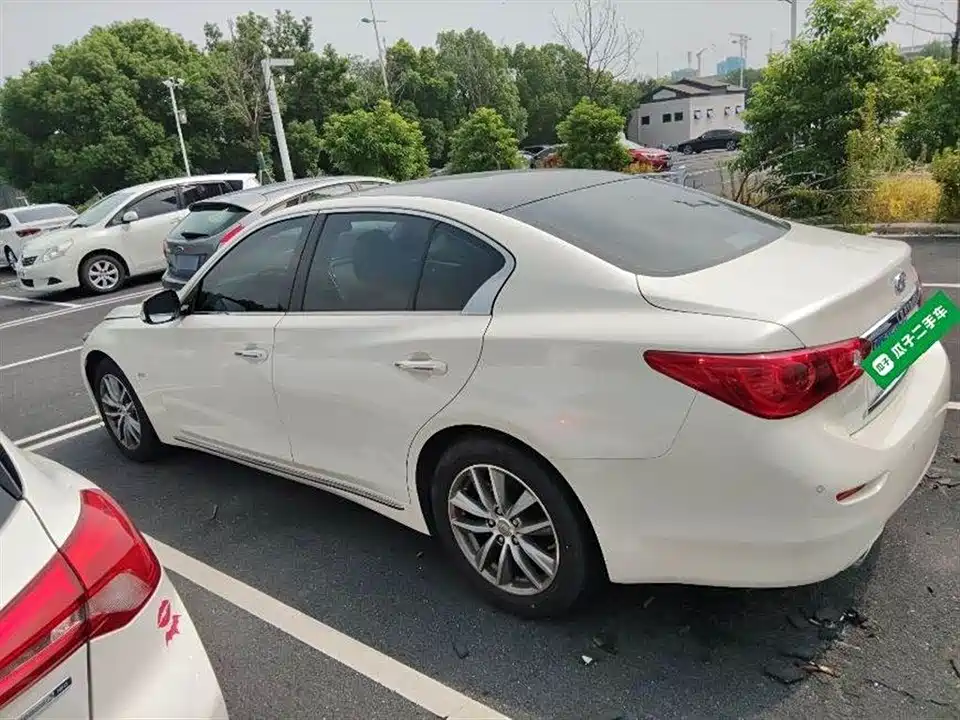 Infiniti Q50L