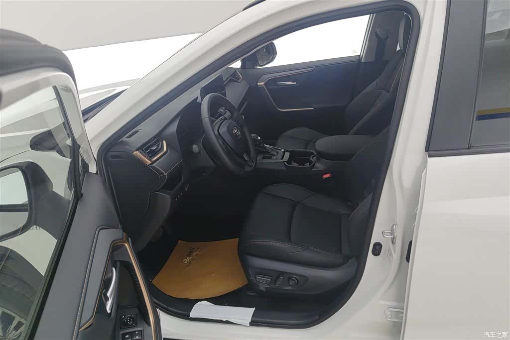 Toyota Wildlander, 2026 9