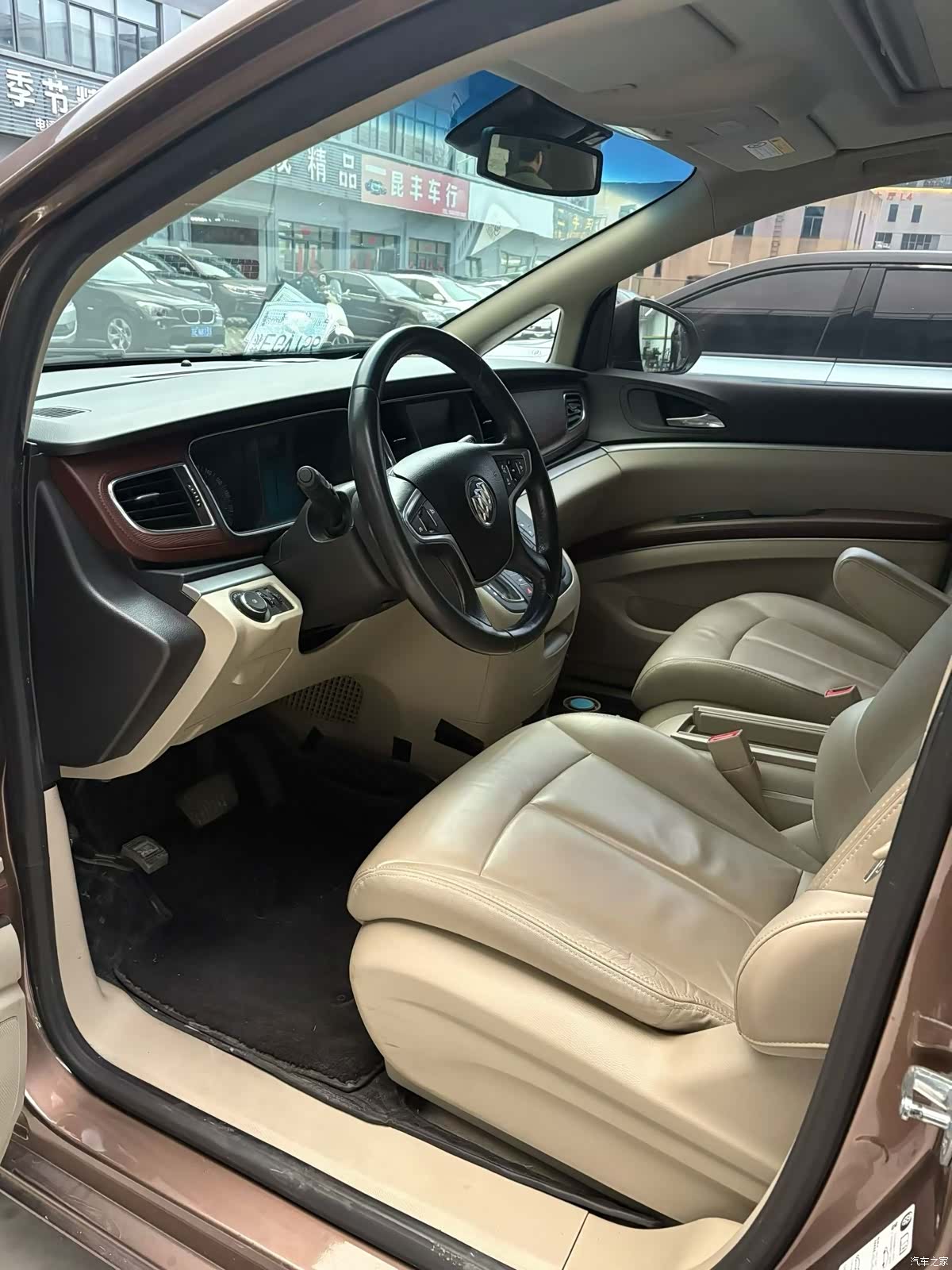Buick GL8, 2019 3