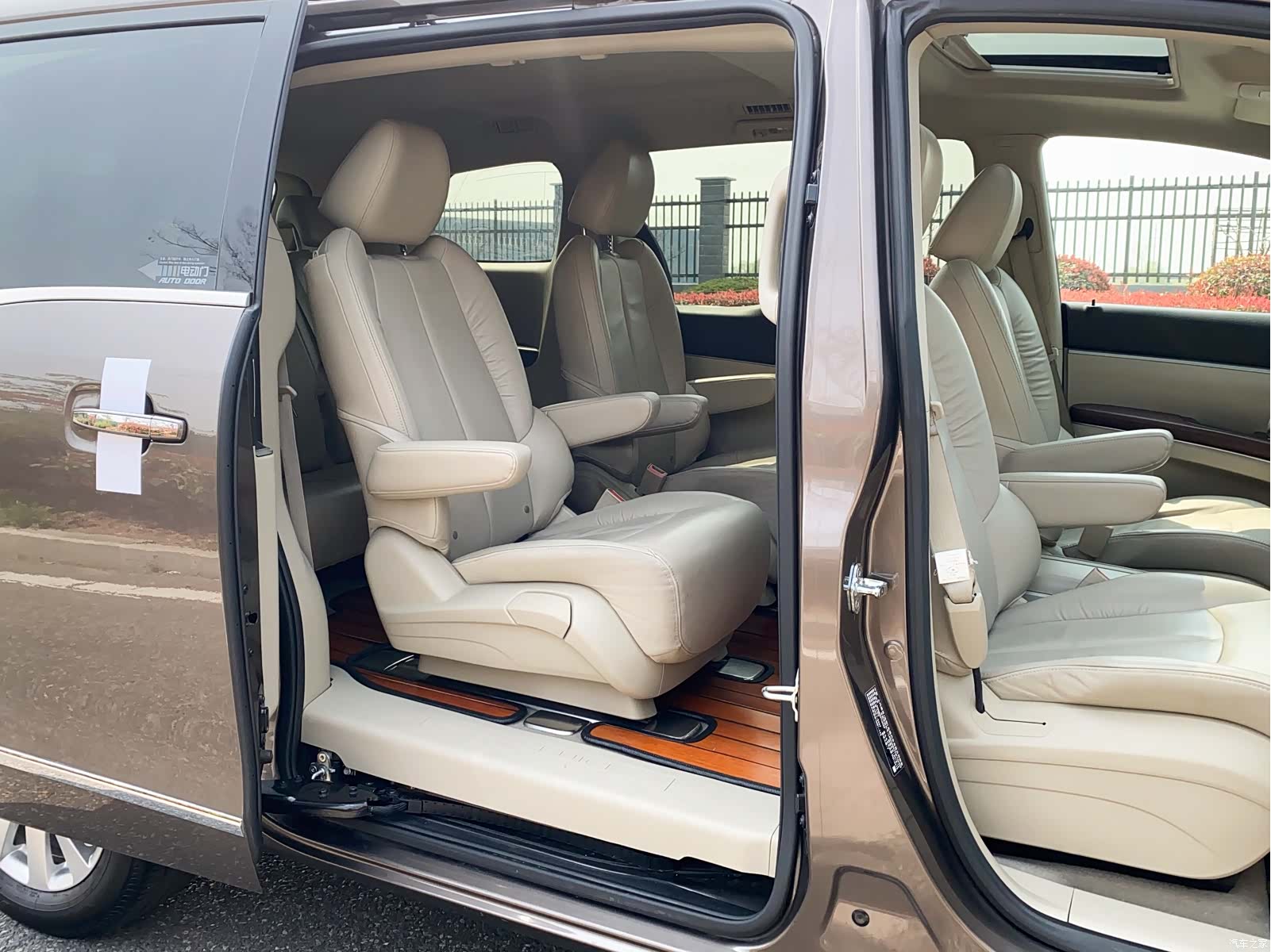 Buick GL8, 2019 24