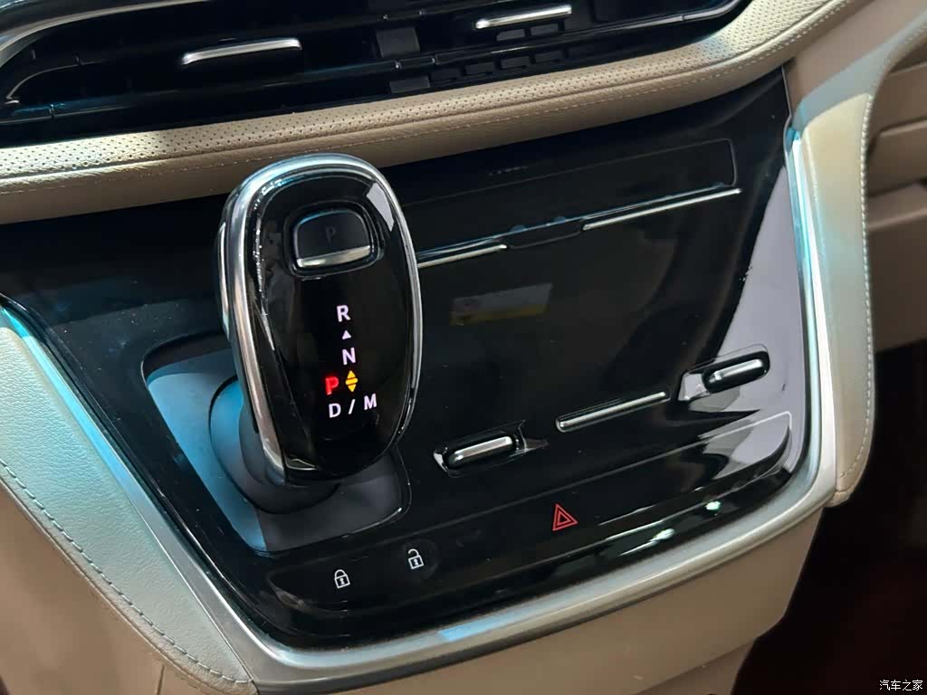 Buick GL8, 2021 12