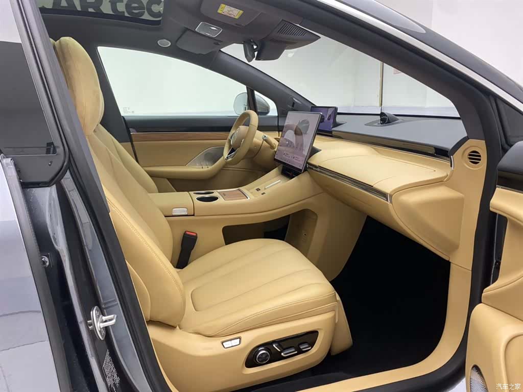 Luxeed R7, 2025 18