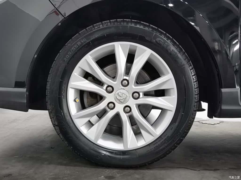 Wuling 730, 2016 17